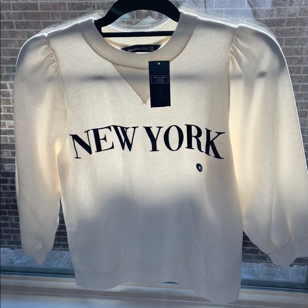 Puff sleeve A&F sweatshirt (NWT) size M